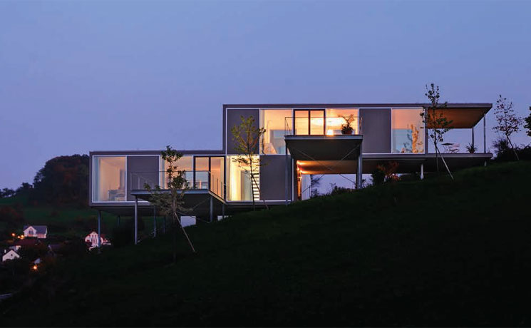 In der Landschaft schweben