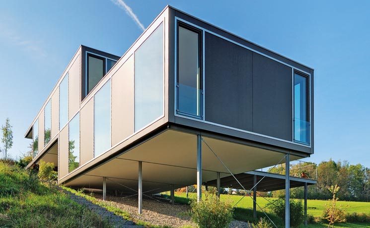 In der Landschaft schweben